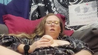 DRIPPING WET PUSSY - Hot babe finger fucking her pussy till I squirt!