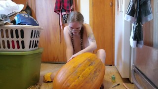 🎃Cozy Naked Pumpkin Carving!🎃