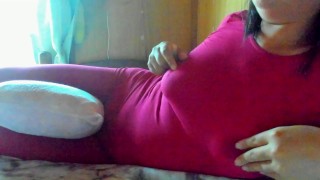 触り方や感じ方を解説して乳首オナニーしながら枕オナニー。全身タイツ越しのオナニーに興奮してイッたあともクリコキ。