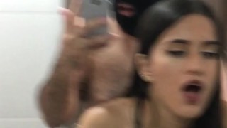 I fuck my girlfriend's pussy on all fours and we make a video