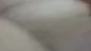 Fiquei toda molhada e gozei no consolo