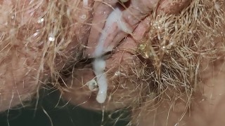 💛 Hairy pussy pees in sink 💦 Perverted mom pissing and dripping creampie