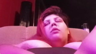 FAT BITCH capture FINGER HER PUSSY on CAMERA
