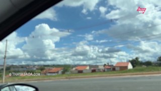 Fiz sexo na rua e deixei ele gozar dentro da minha buceta