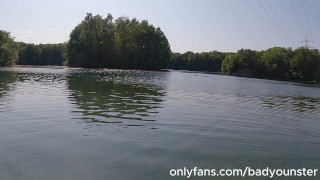 NACKT AM ÖFFENTLICHEN SEE