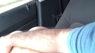 I give a blowjob to the Uber driver's cock