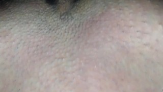 Me espera en la camita desnuda y con ganas de coger