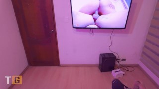 Dos amigas cachondas me ayudan a masturbarme y me las follo muy duro.