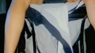 Celebrando mis 18 Añitos Con mi Primer Video Porno Me Vengo a Chorros