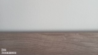 Llego a tiempo para pajearme escuchando los ruidos de la vecina siendo follada por el culo!