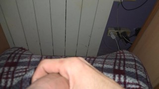 Me pongo cachondo grabandome y me corro contigo