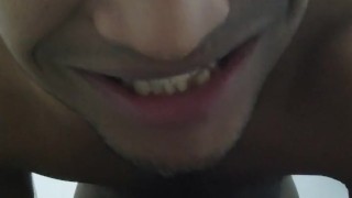 Me masturbo en la ducha