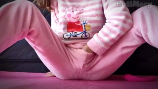 BIG SQUIRTING CUM! petite school girl small tits mastuurbating pussy closeup