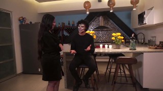 COMIDA A ESCALOFRÍO CON EL PRETEXTO DE FIESTA Y DULCES