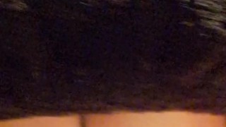 Twink esposado y sólo en su habitación masturbándose