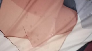 Cuming on my waifu feels so good