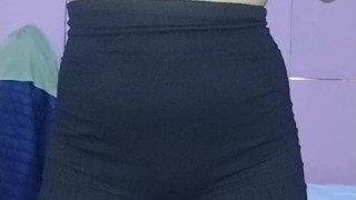 Jugando con mis senos por las mañanas