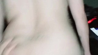 Dando sentadillas al vecinos y corriendose a chorros, creo que me ha preñado.