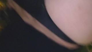 Femboy exhibiéndose en público y me atrapan