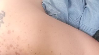 Que rico gimo mientras finjo cogerme las sabanas