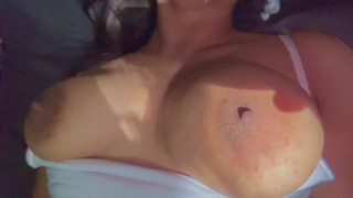 Latina de 18 años bien mojadita y cachonda por la mañana jugando con sus tetas