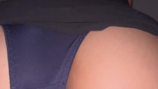 Sentando de costas cavalgando