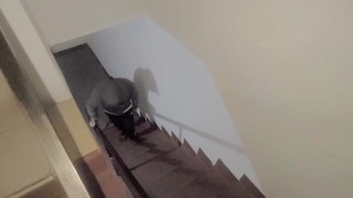 Hombre entra a mi cuarto y me coje duro