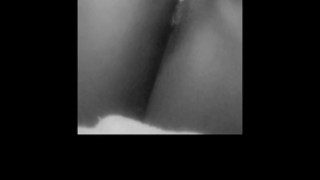 Mastrubating till squiting.