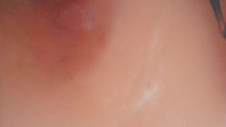 Me acabó en las tetas