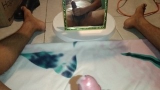 Me hago una paja mañanera en mi casa estando solo