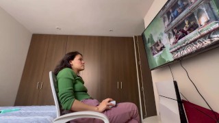 Leave that play, I want you to fuck me, you are my favorite lesbian 