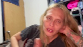 En mis días bien cachonda con mi vecino