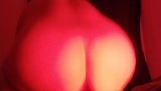 Coño comiendo dildo de 30cm