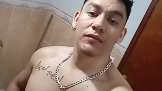 Preparando la ducha para mi amor