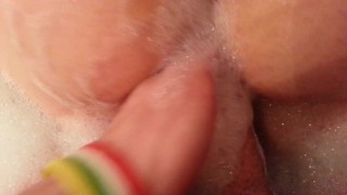 asmr sentitemi mentre lo pompo come un cagna e il mio orgasmo nella vasca quando mi grilletto la pas