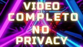 Aluno espalha vídeo comendo o cu da professora