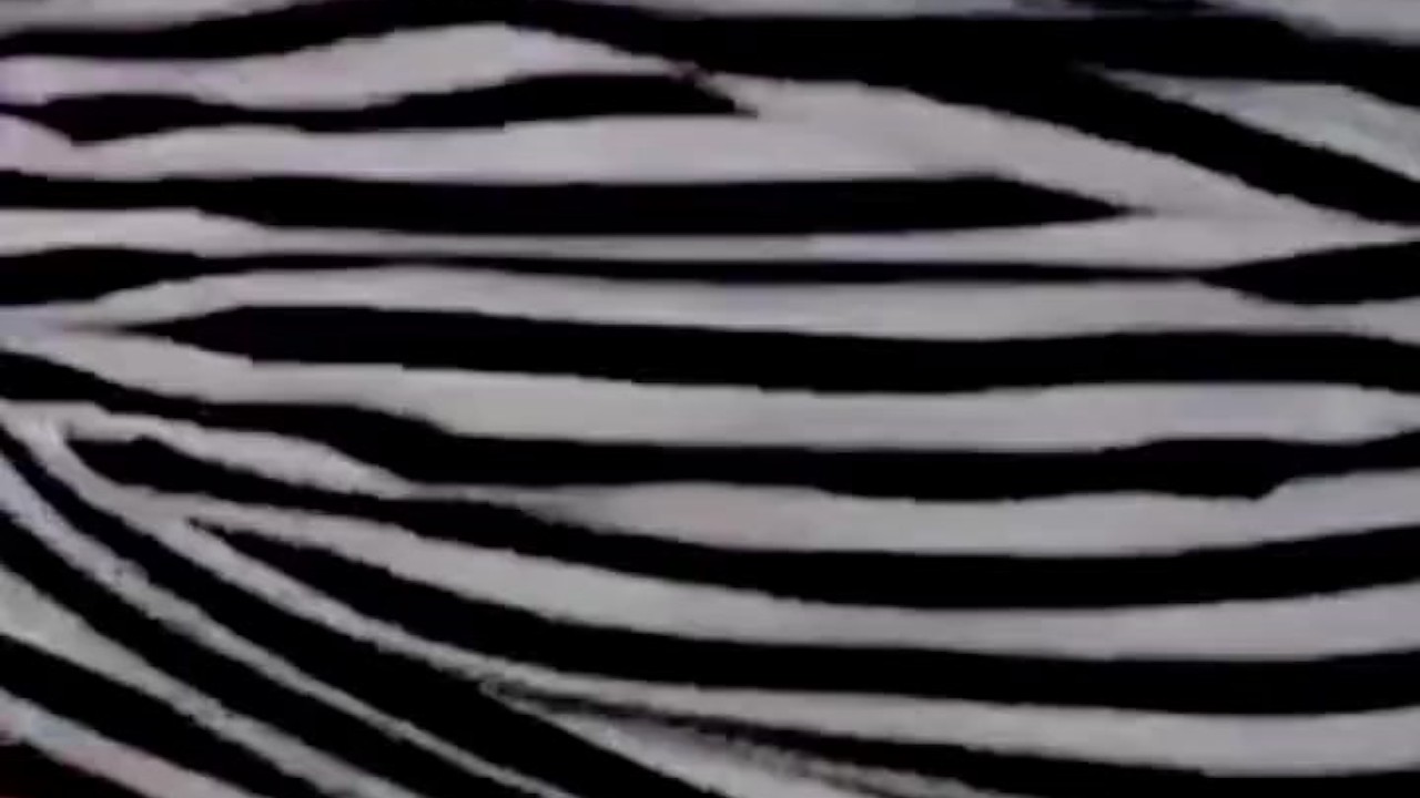 Hairy pussy girl calls me at night to cum on video call