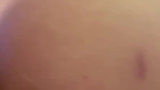 берёт в рот и получает первый анал