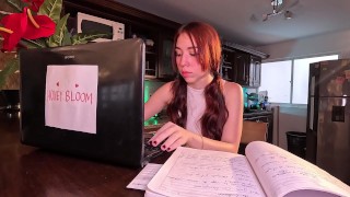 REDHEAD DESPERATE TO WET JEANS