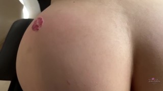 Fui a mi retoque de tatuaje y salí retocada del culo!