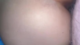 Asiática monta verga