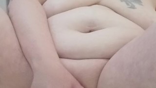 Fat pussy cums