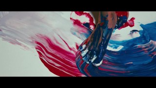 Pies Sensuales Jugando con Pintura - Arte & Erotismo en Cada Huella