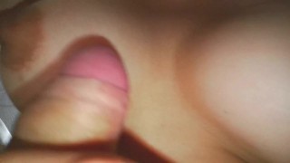 MILF tetona juega con mi polla