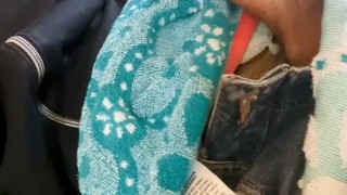 Lleno de semen la toalla de mi tia