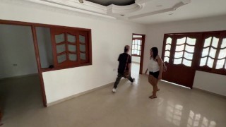 Me escapo con mi madrastra en el campamento de verano, para aprovechar y follarmela rico ese coño.