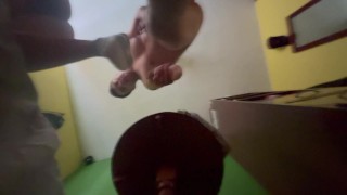 Hermanastra entra a mi cuarto y termina bien