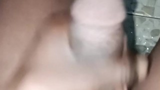Teen moaning and cuming big load