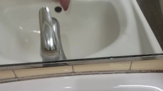 Pissing in the sink🚰