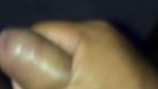 Pajeando mi pene de 13 cm mientras los vecinos follan